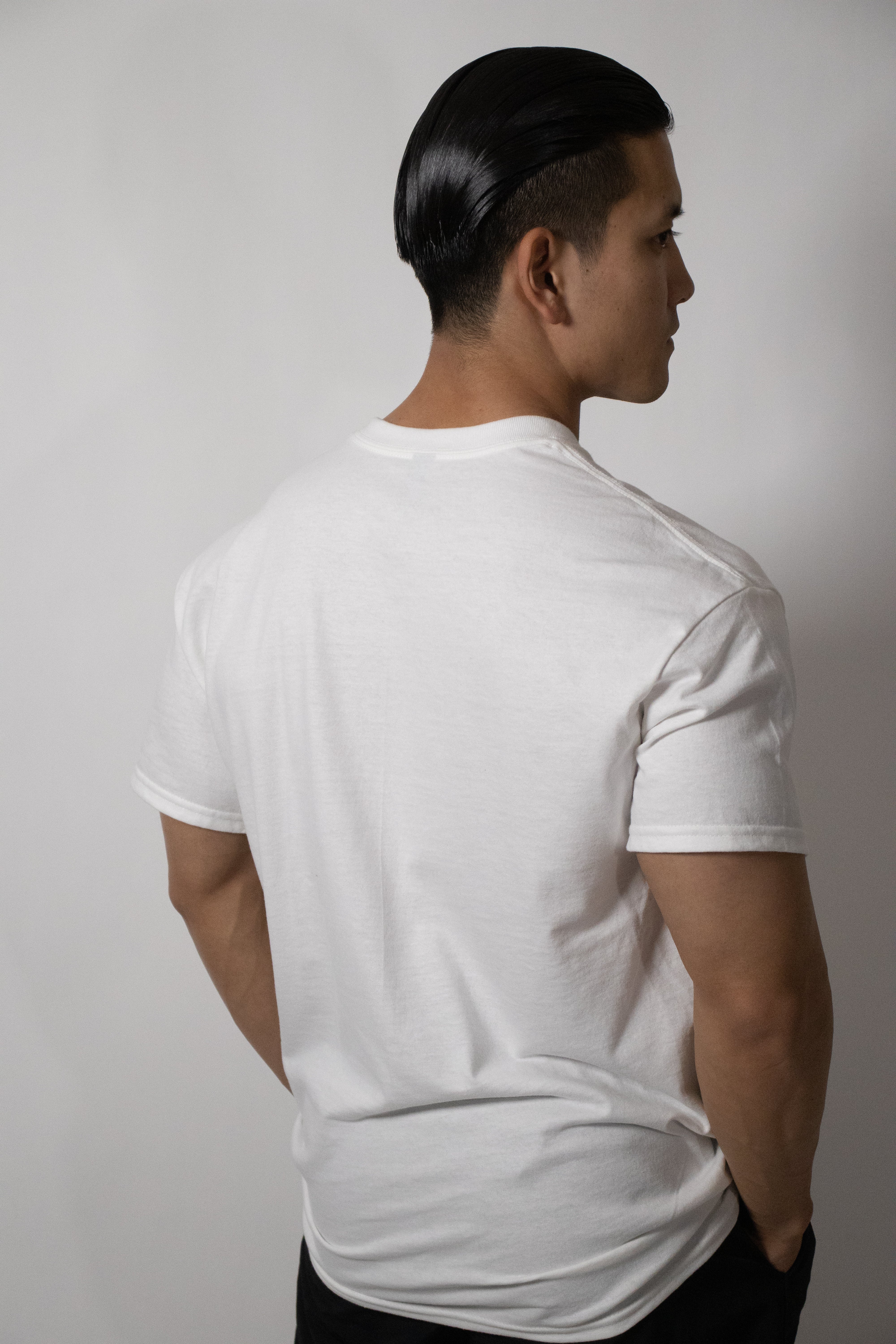 HANGOUT Pocket Tee